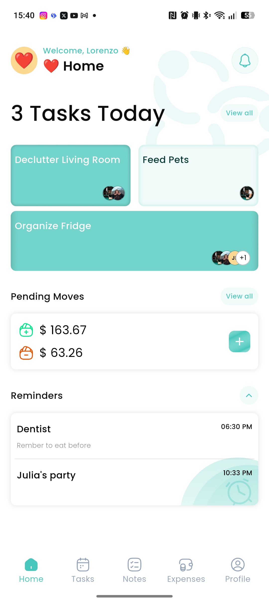 Crew home screen with today's tasks, pending moves and reminders